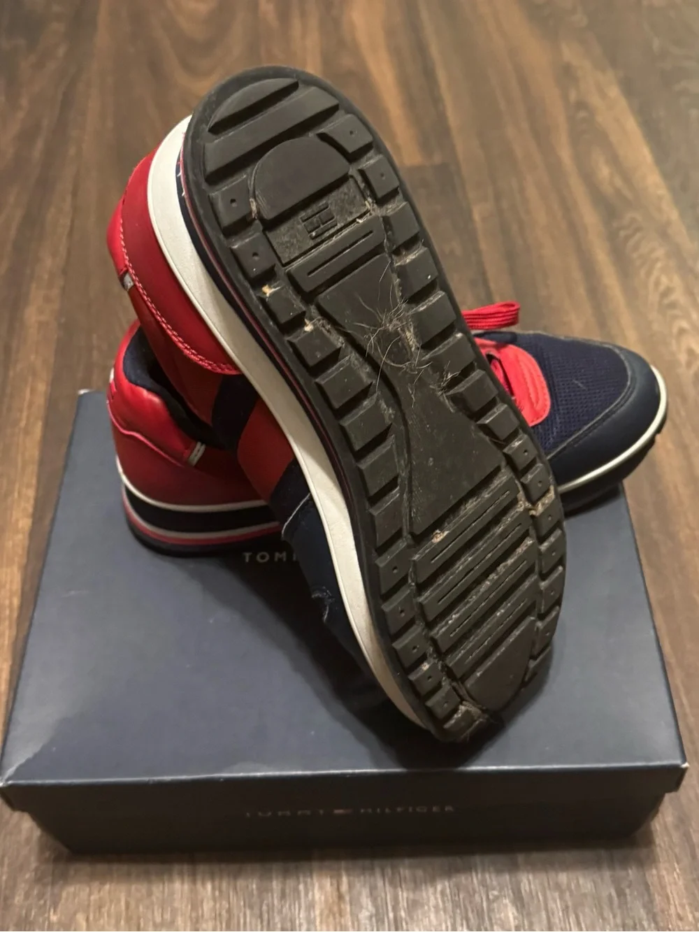Tommy Hilfiger Men’s Navy and Red Low-Top Sneakers